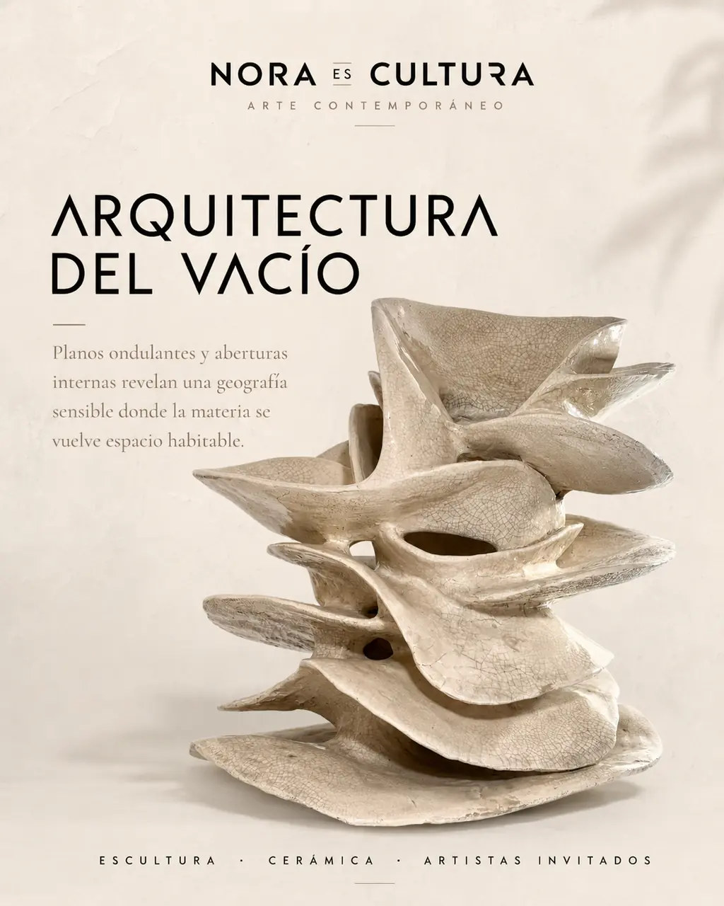 Arquitectura del Vacío — escultura cerámica de Nora Bystrowicz