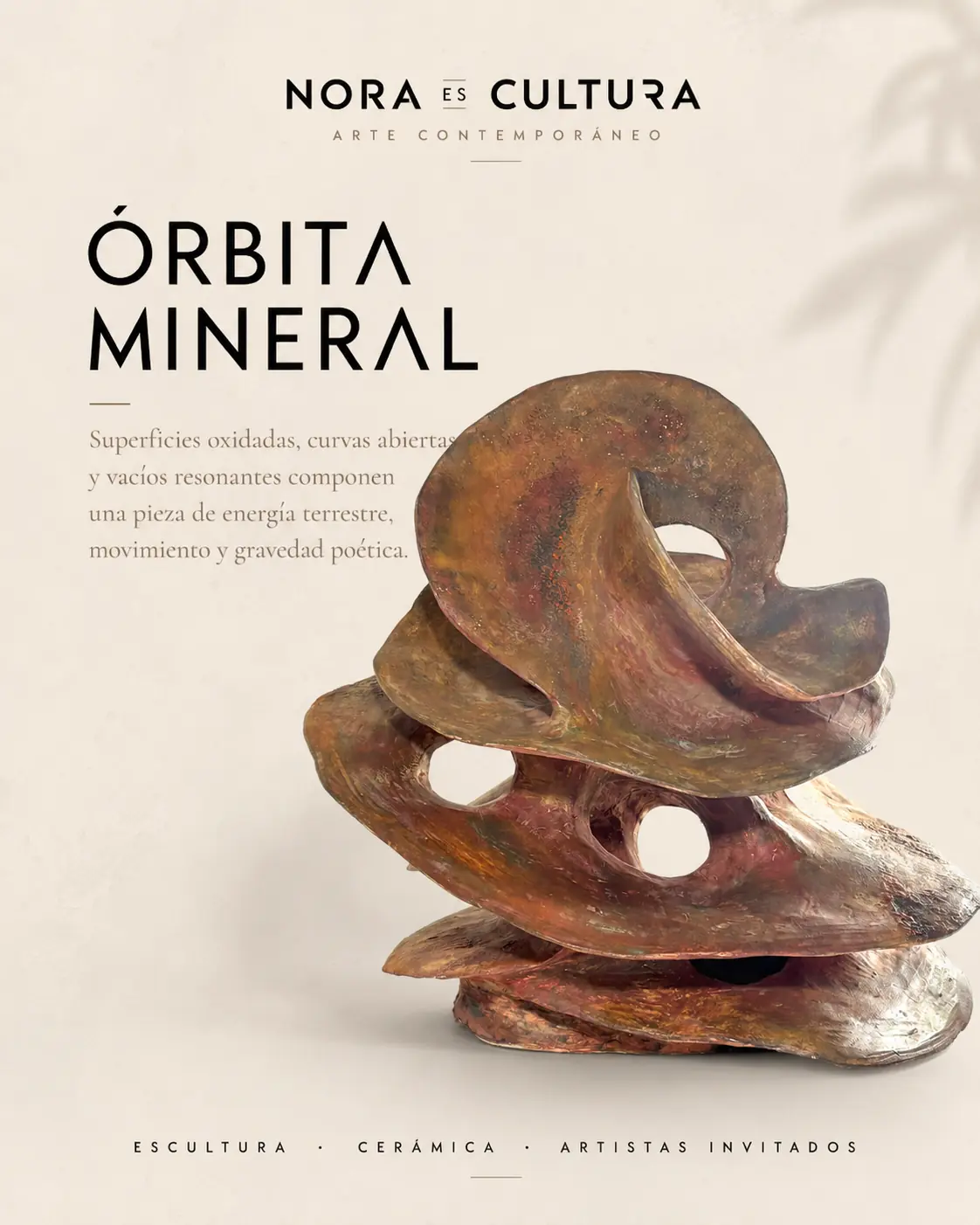 Órbita Mineral — escultura cerámica de Nora Bystrowicz